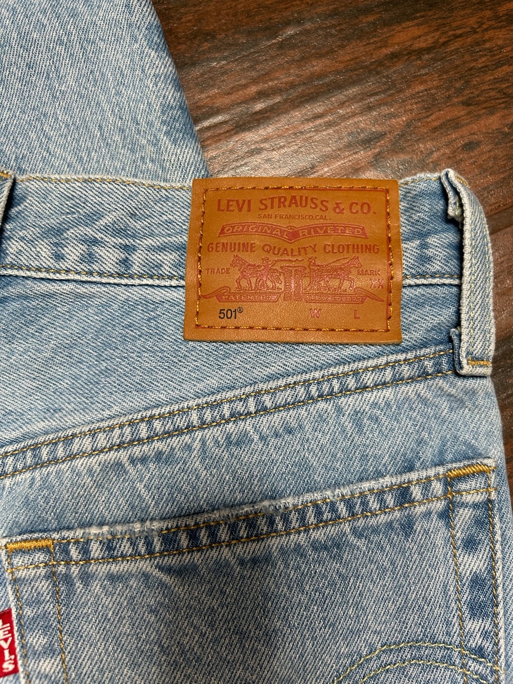 Levi’s Premium Light Wash Straight Leg Denim Jeans Women’s Size 25 - Picture 5 of 6